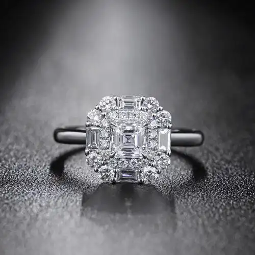 中坦匠语 0.7ct白18k阿斯切形钻石戒指 gia证书