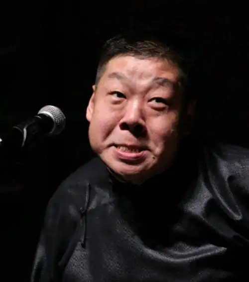 德云社李鹤彪配图引争议,网友质问为什么有李菁,应该打马赛克|郭德纲|