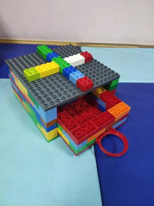 启迪乐高学员:吴润炫的作品《抽屉》