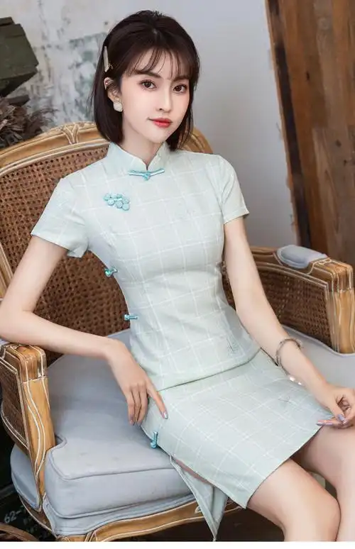 小个子旗袍女2022新款高级改良年轻款短款气质高端复古格子祺袍夏季