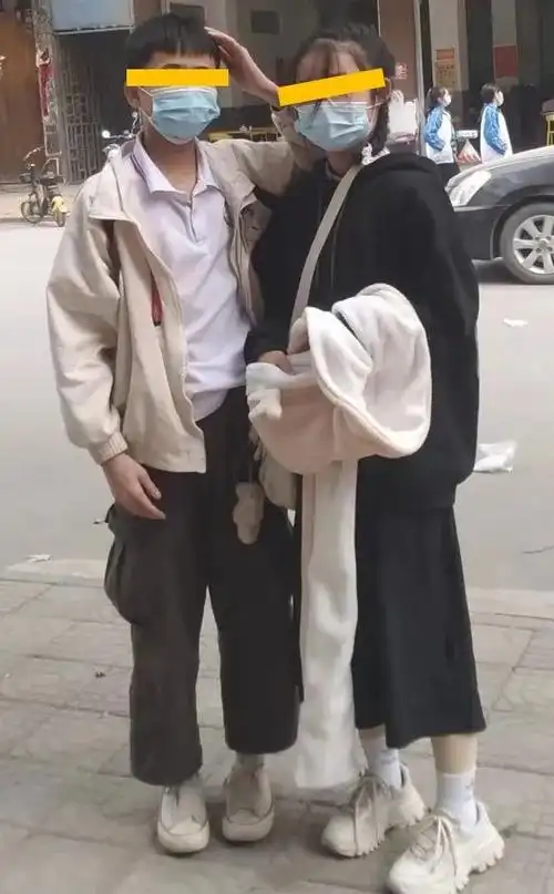 还搭上黑车前往广西跟女网友奔现?