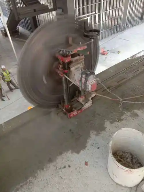 混凝土切割施工时绳锯好用还是墙锯好用?