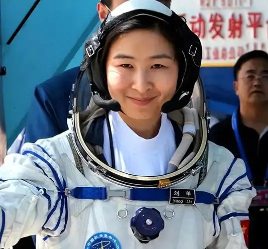 回顾:女航天员去太空时,为何要吃避孕药?在飞船中到底会发生什么?