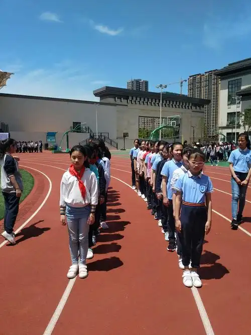 湖师大附属德山学校五年级女生四月精彩篇