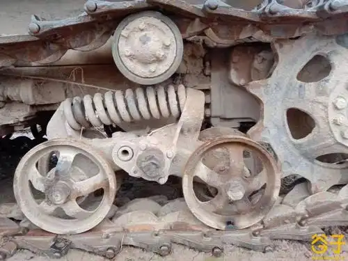 东方红1302履带式拖拉机