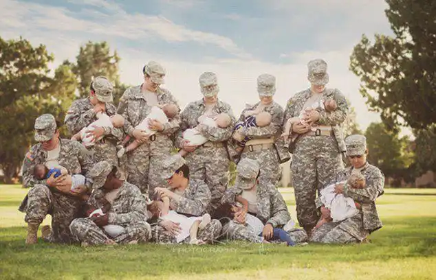 军现役女兵妈妈集体晒喂奶照 获得上级许可