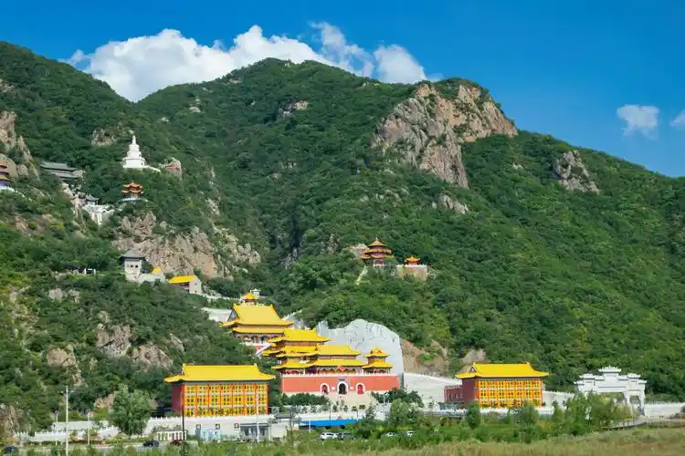 p>龙峰寺始建于唐 a href="#" data-lemmaid="9108">贞观 /a>年间