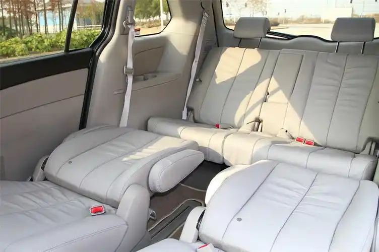 马自达8座椅空间