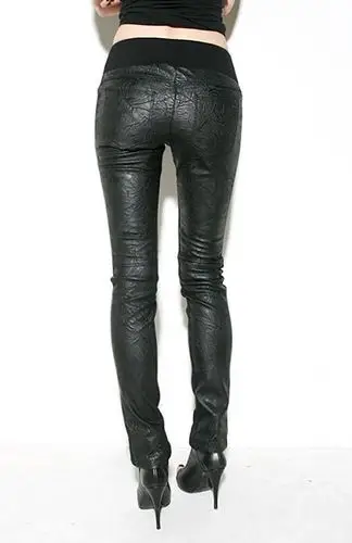 >> 2012秋装 女 压摺显瘦加厚小脚皮裤 大码 拼接皮裤 皮裤