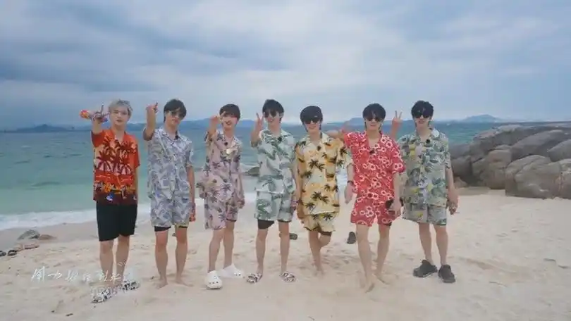 时代少年团团综主题曲mv上线#@时代少年团《背对地球奔跑》mv来 !!