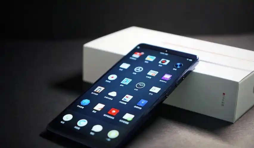 通过简单的开箱上手可以看出,坚果pro2s相较于坚果pro2的改变和提升