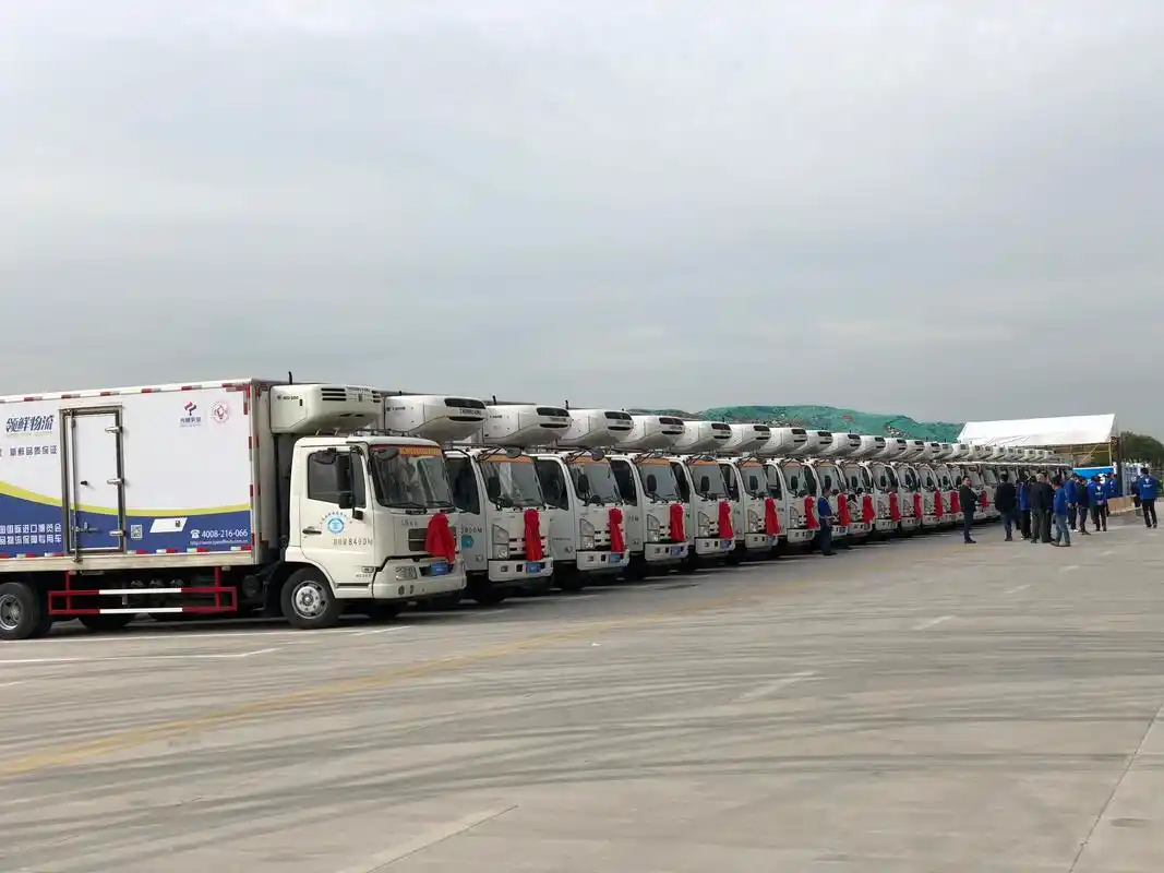 6000余种餐饮商品,每天从这里统一运往"四叶草"