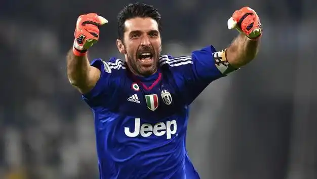 小将布冯放下手套传奇门将布冯退役