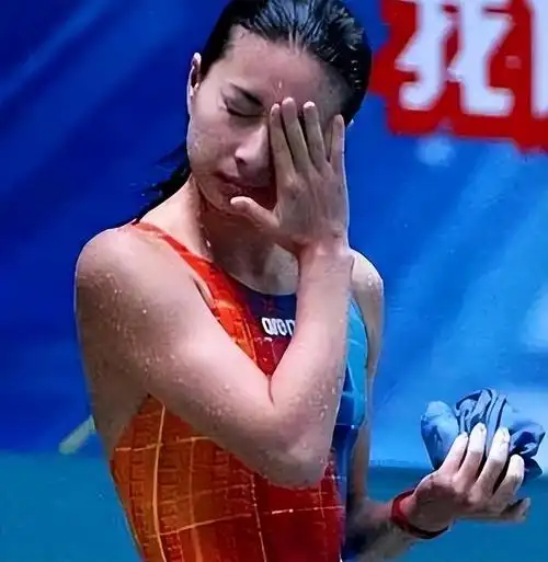 跳水女皇郭晶晶退役后嫁进豪门今42岁一家5口幸福美满