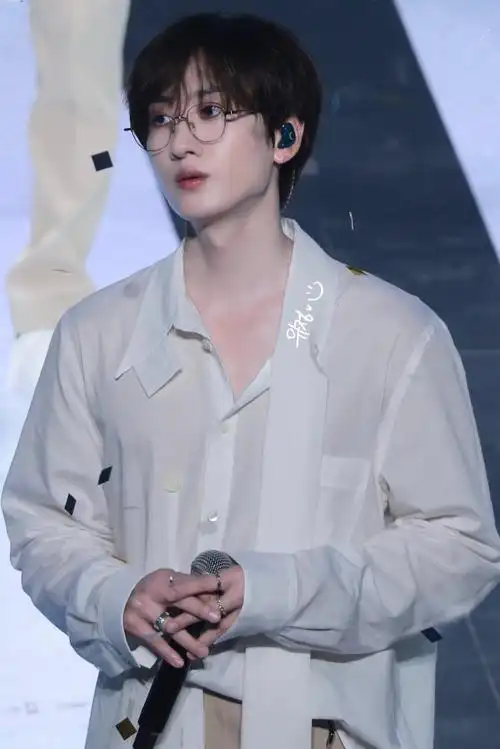 李赫宰超话93#李赫宰饭心收割机#【高清】230415 ss9 首尔安可 day1