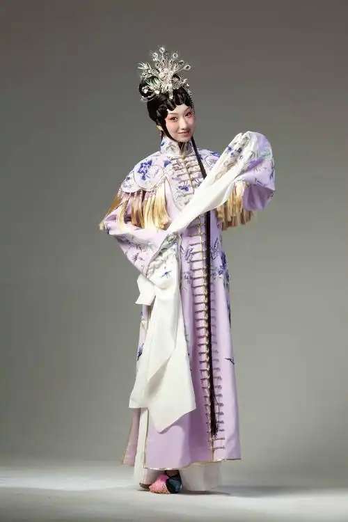 2010 | 昆曲《怜相伴》整体戏服设计