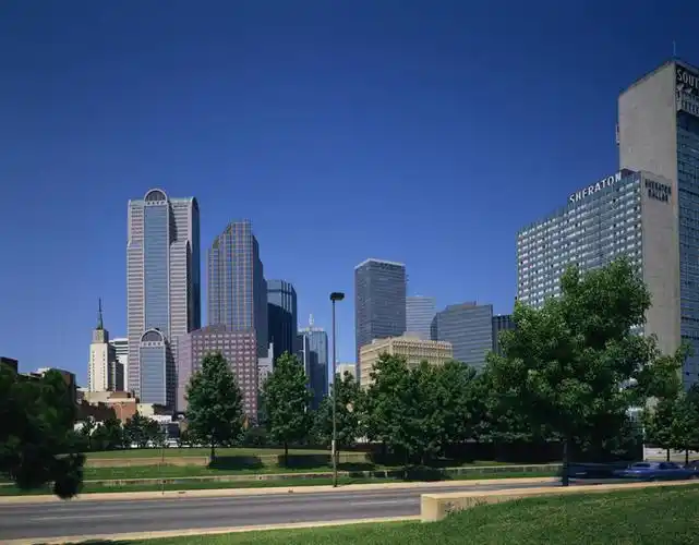 无人,高楼大厦,横图,全景,室外,白天,正面,度假,草地,草坪,美景,天际