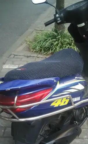 yamaha丽鹰125罗西纪念版46刚手机拍照