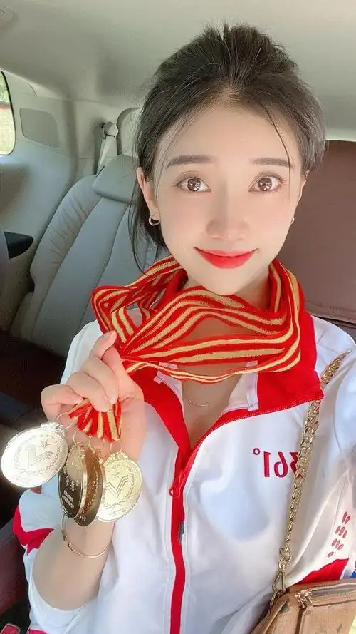 成都体育学院美女舒思瑶