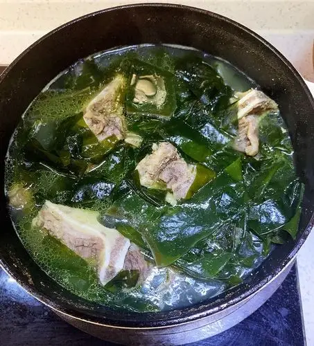 牛脊骨汤·海带汤的做法