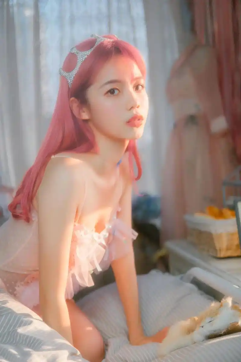 少女写真92氛围感纯欲轻私房,光影太美了.