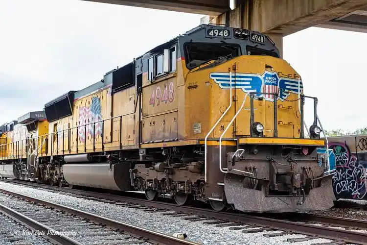 sd70ace型,sd70ah型,sd70ah-t4c型和sd70ah-t4型内燃机车 - 知乎