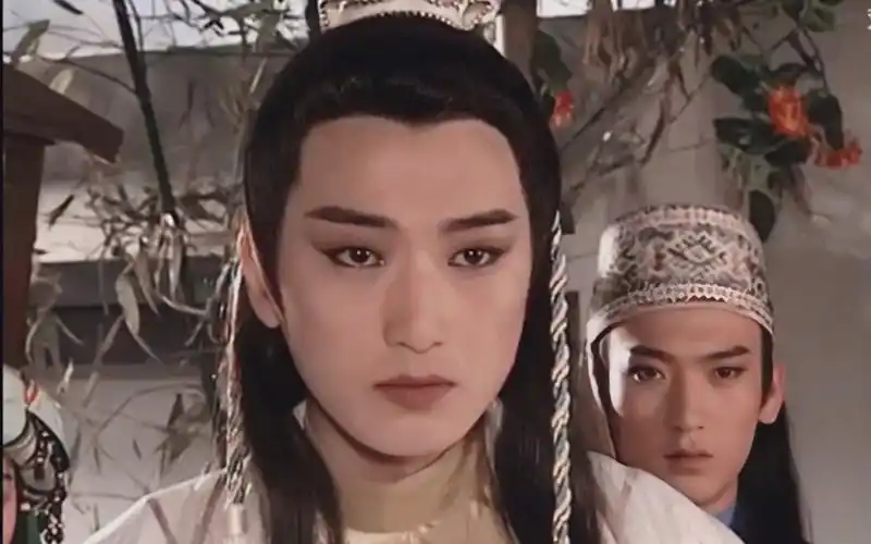 6,邵峰而不少的观众更是纷纷对他进行了**不看他的作品,最后他更是