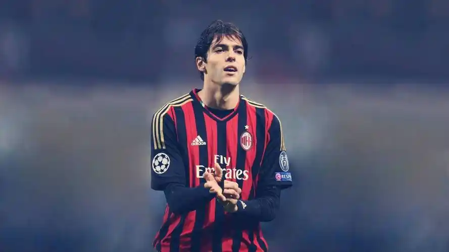 卡卡职业生涯中的巅峰时期都是在ac米兰度过的