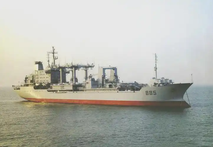 p data-id="gnb9c8uk57">"青海湖号", 是中国海军885号远洋补给舰名