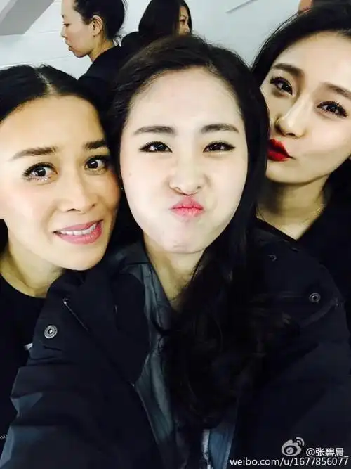 重情重义,张碧晨连续7年为姚贝娜庆冥,曾因悼念好友被质疑炒作