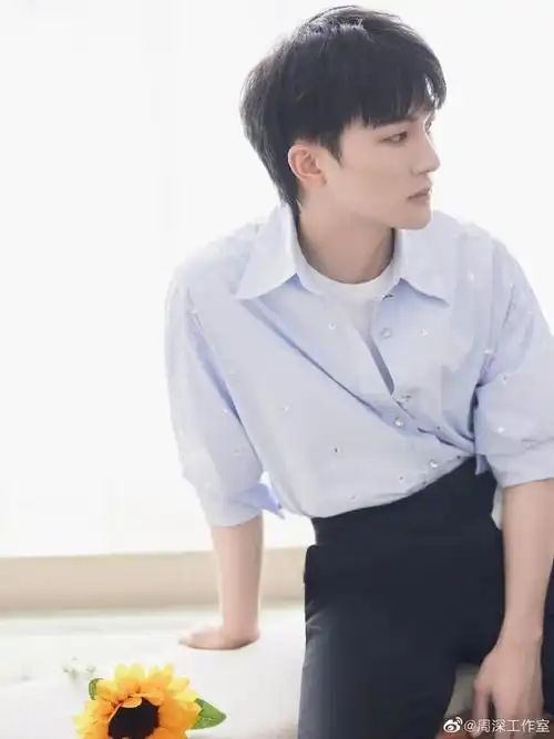 周深·深音速递|时光若梦 共赴璀璨冒险-腾讯新闻