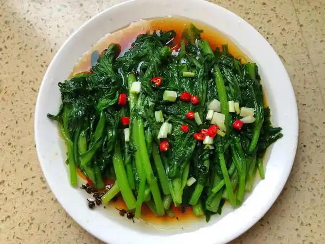 茼蒿怎么做好吃爸爸拿手的茼蒿做法