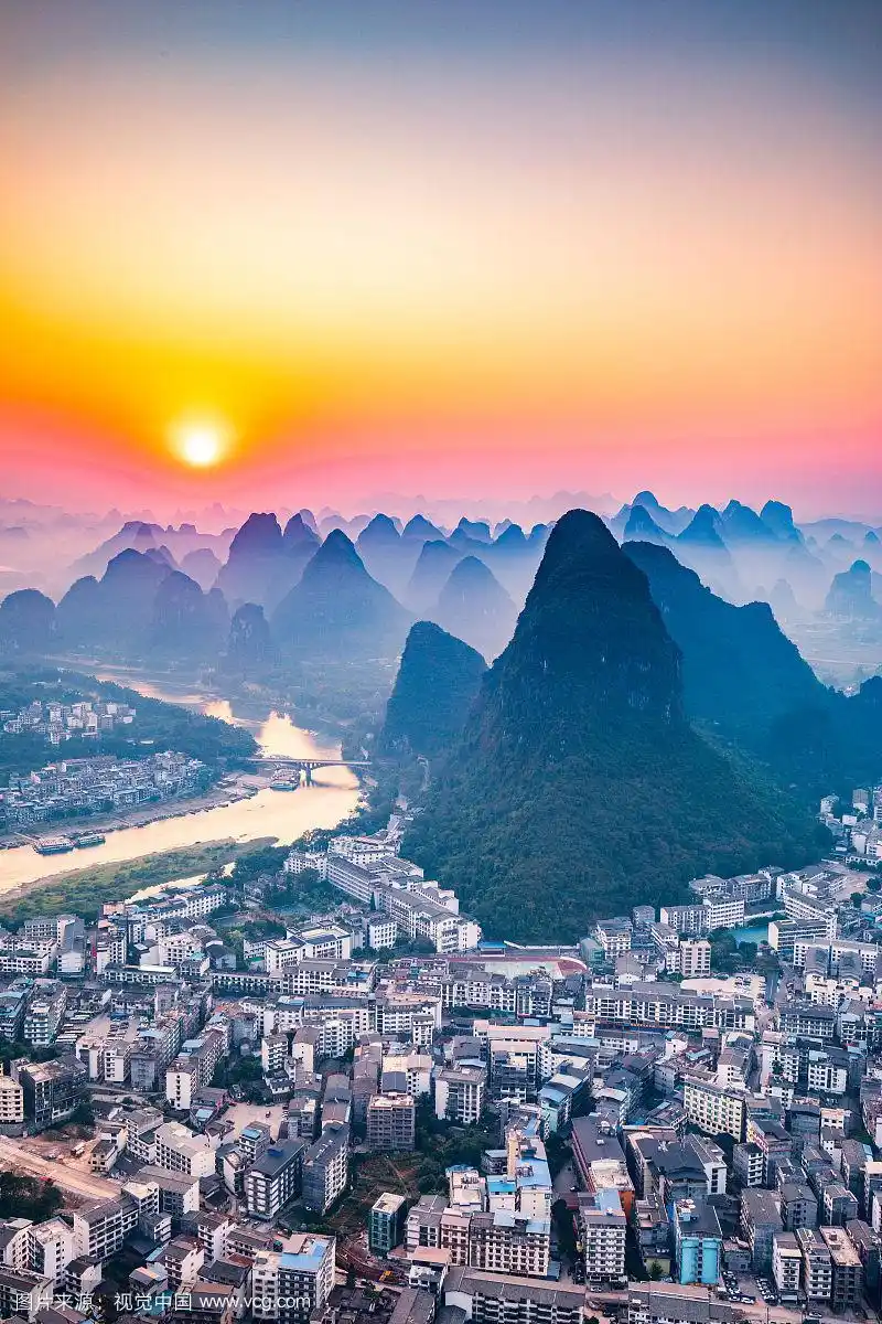 桂林市阳朔县城全景