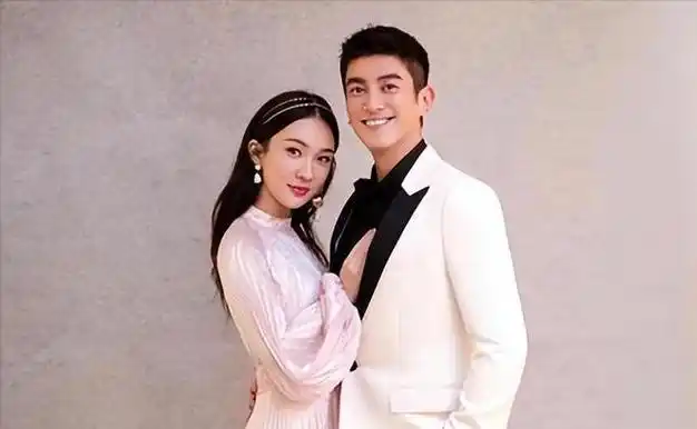 一脱成名的霍思燕早年凭大尺度作品全裸出镜现在靠儿子洗白