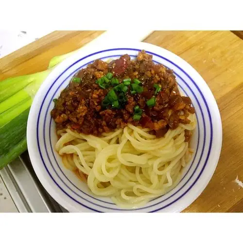 剪爷小辣椒做的炸酱面