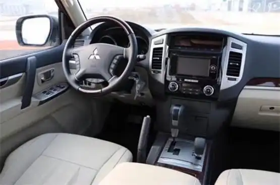 17款三菱帕杰罗v97 舒适内饰低价手续齐
