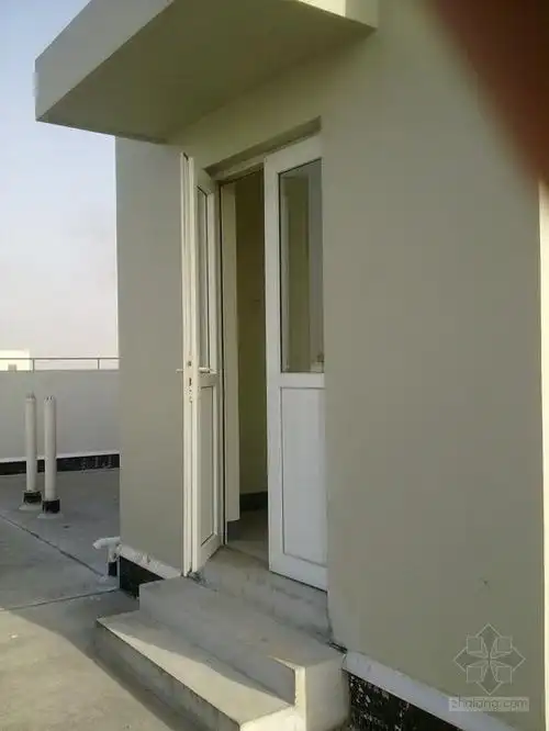 3.出屋面楼梯间墙体泛水及高差踏步