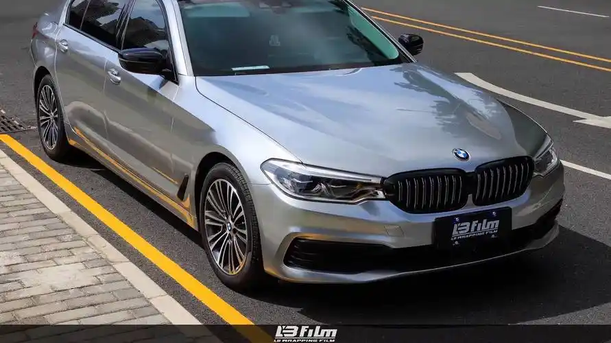 宝马5系lb改色膜液态金属铝水银,流动的银色质感_搜狐汽车_搜狐网
