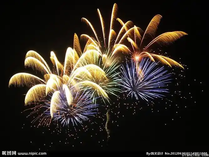 使用快门线,b快门,可以拍出多烟花重叠的效果!