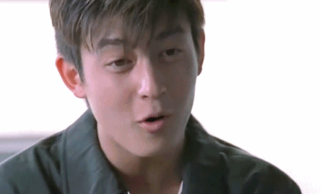 这句如果是为陈冠希而唱我举双腿表示服气.