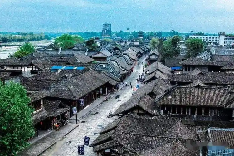 好吃好耍尽在峨眉罗目古镇