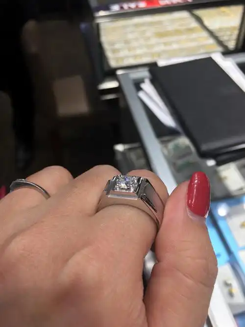 周大福男士钻戒_钻戒_周大福怎么样_时尚_配饰_首饰