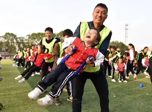 捉小鱼,滑溜布,荡秋千…巢湖槐林这场亲子运动会"萌"味十足
