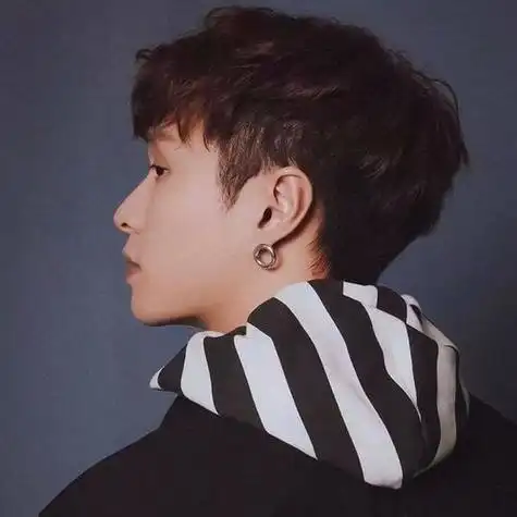 最帅气的侧脸男人好看的男生头像图片