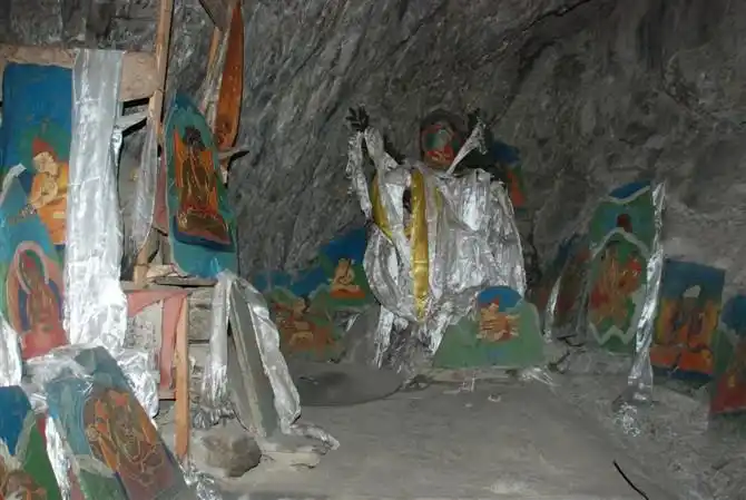 马尔康毗卢圣窟