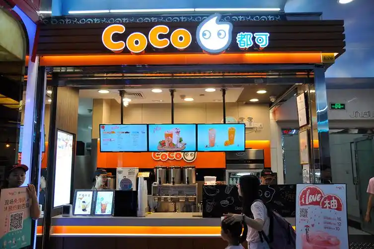 奶茶店的加盟和培训自创品牌,哪一个更好?