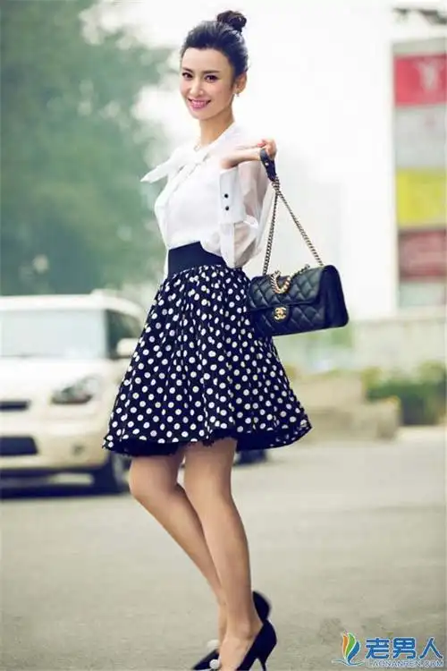 新济公活佛大反派鬼面观音扮演者唐熙资料图片老公是谁 / 比乐族