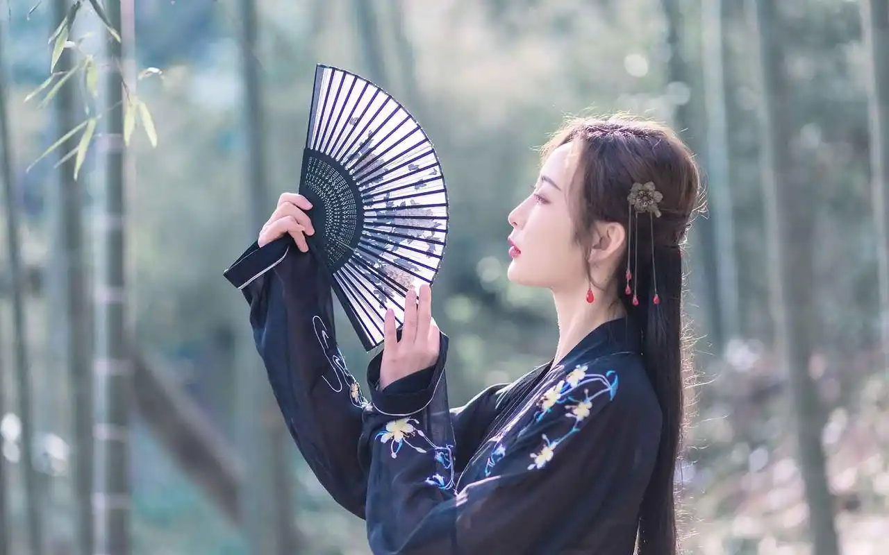 古风美女优雅性感高清桌面壁纸