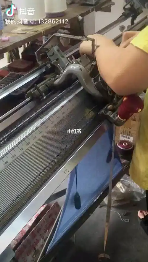 传统的手摇横机一直没有丢弃