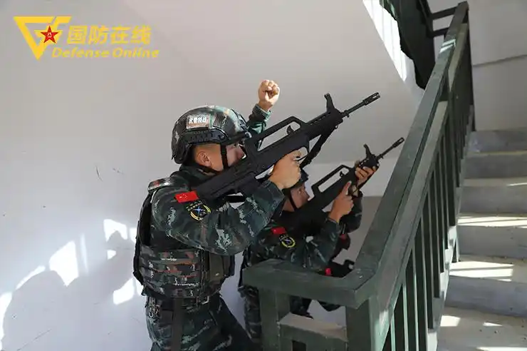 武警特战队员狠抓强化训练磨砺特战刀锋